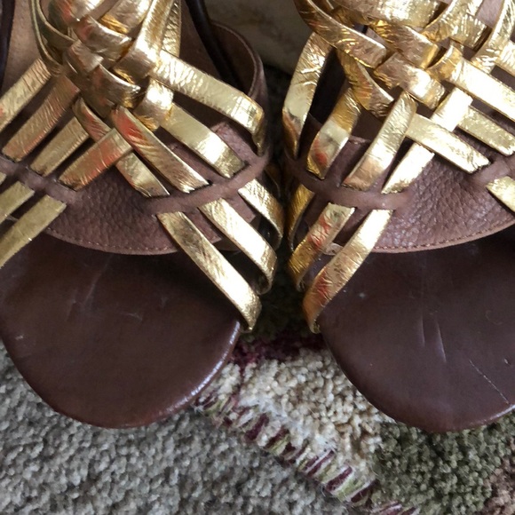 💜💜STEVE MADDEN💜💜GOLD/BROWN LEATHER PLATFORMS - Picture 8 of 8